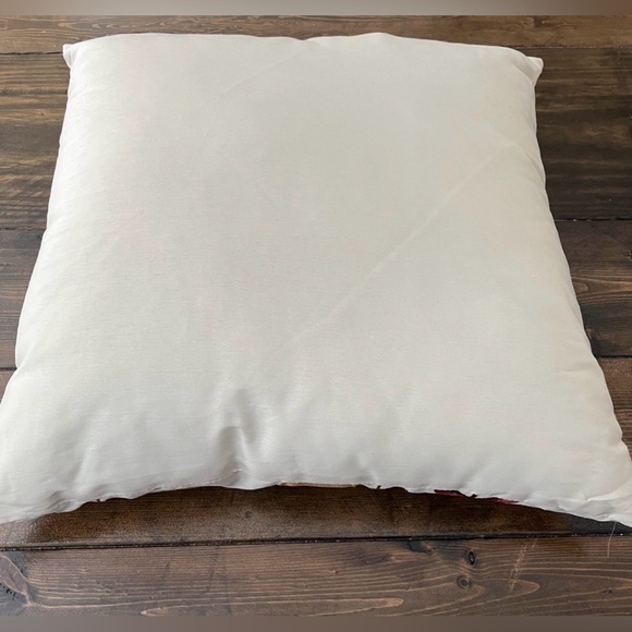 Pier 1 Imports pillows as seen on The Vampire Diaries with Elena Gilbert. - Picture 4 of 6